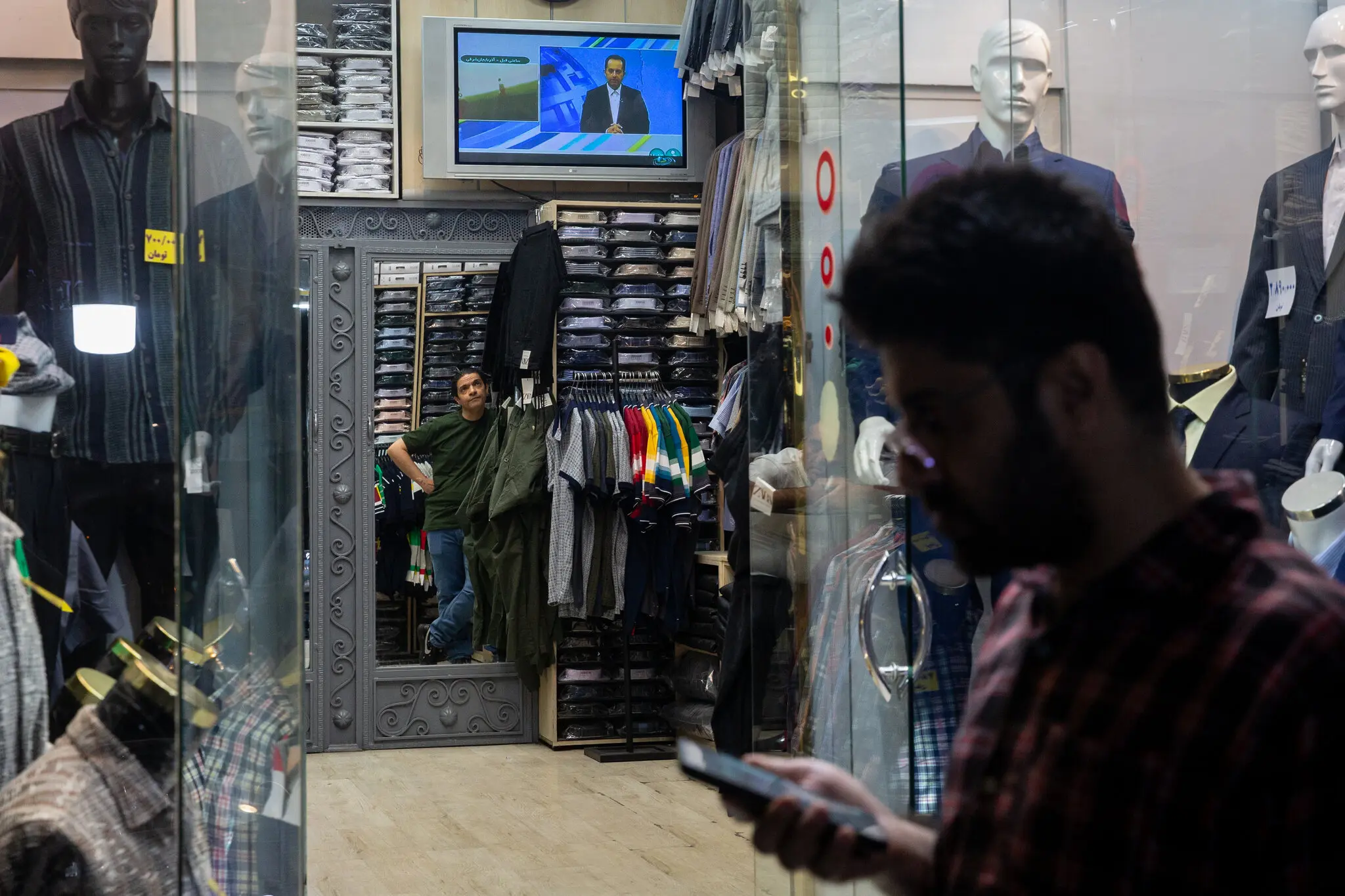 Іран стикається з нестабільним світом, як вдома, так і за кордоном